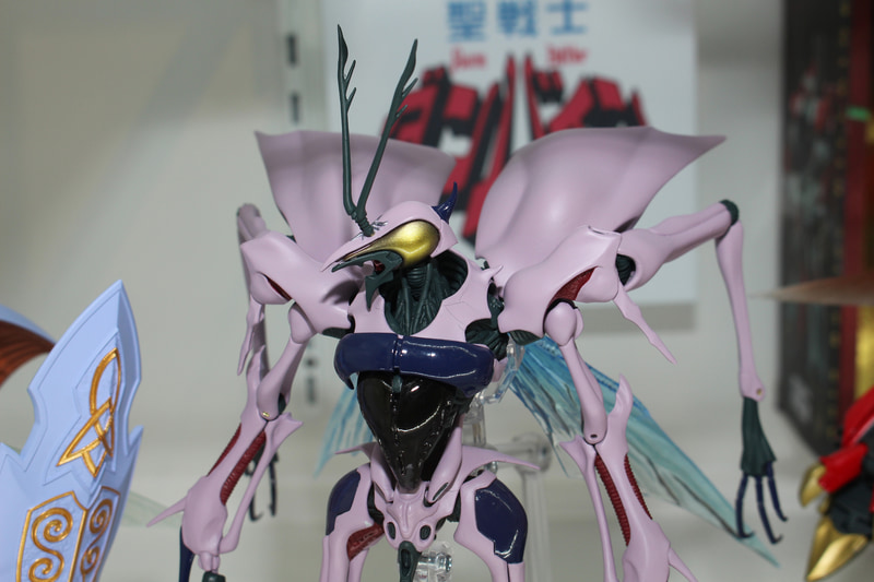 顔はバストールのようにも見える