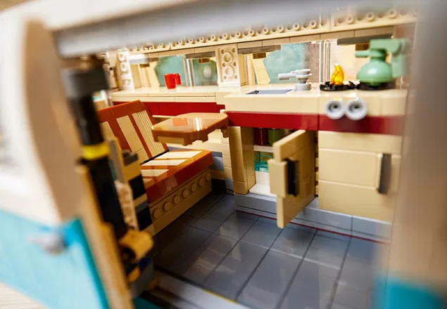 キャンピングカーなので、中まできっちり作り込まれているのでワクワクが止まらない