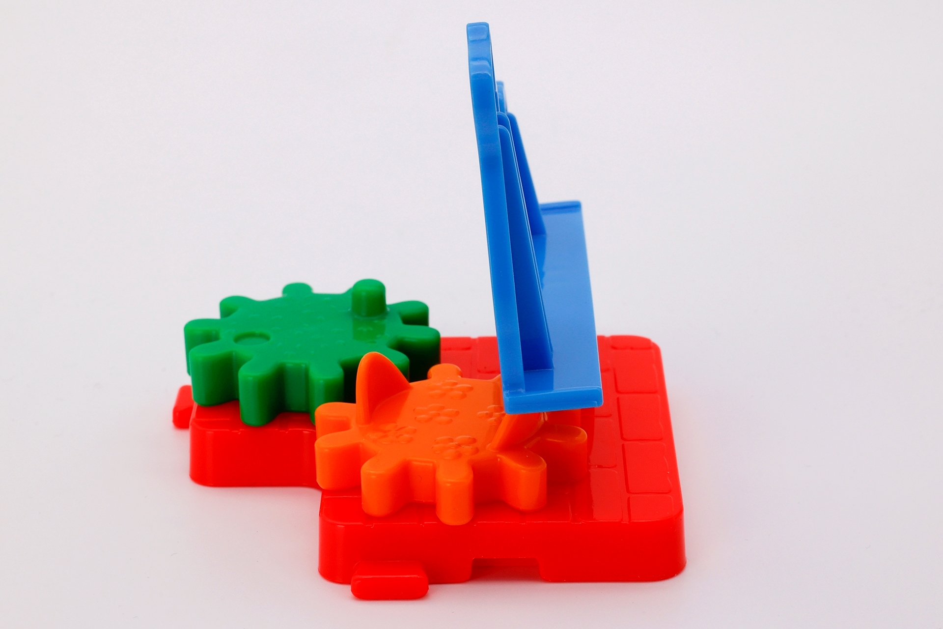 他のおもちゃとの接続部分は2カ所用意されている