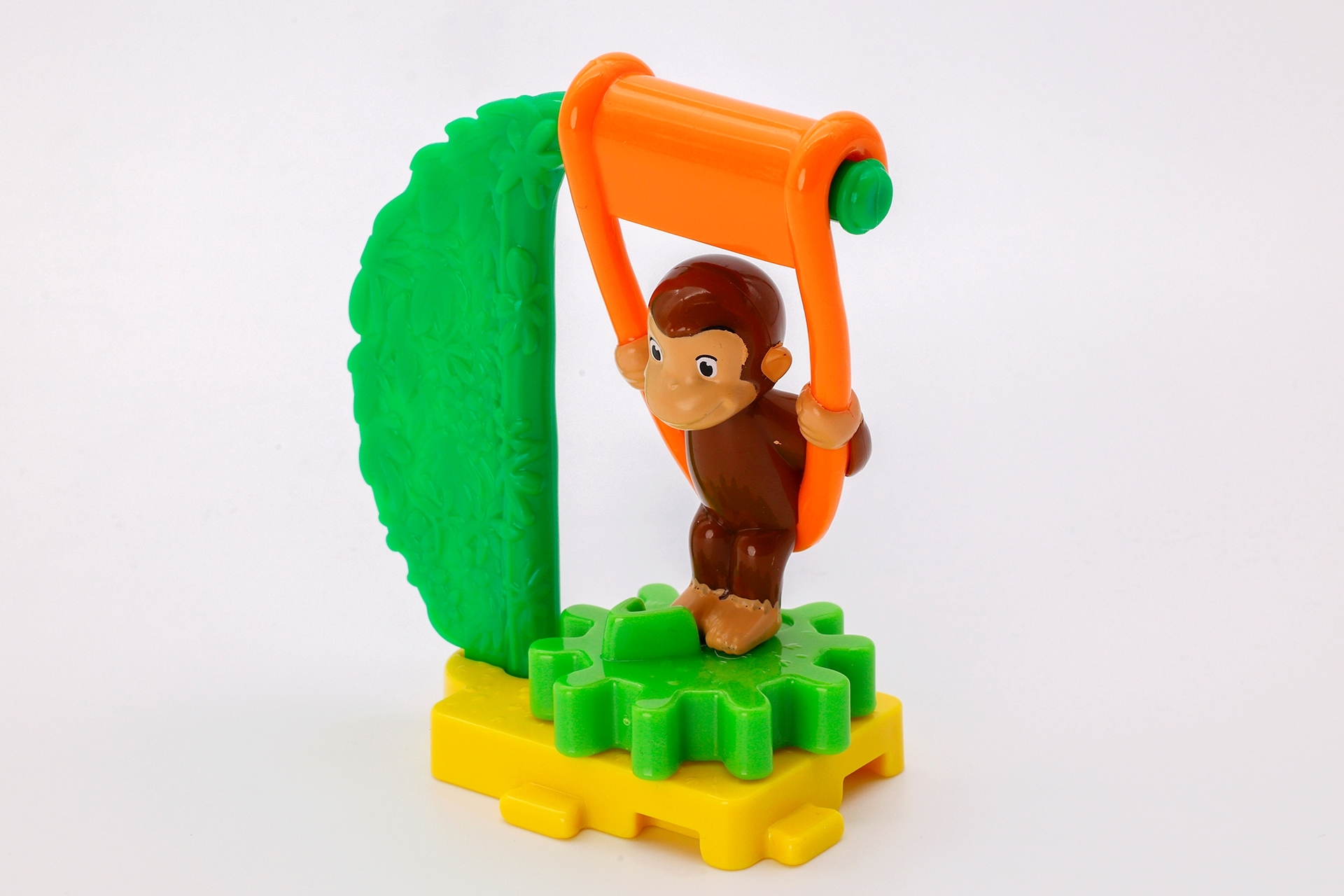 ジョージの足元にある歯車には突起が付けられており、歯車を回すことでブランコが揺れる