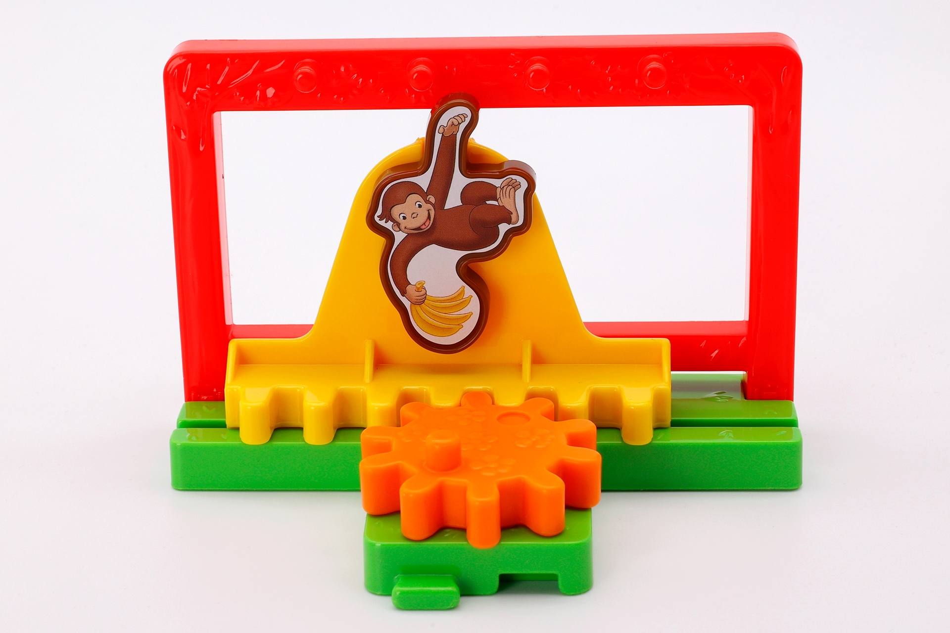 こちらが組み立てたところ。バナナを片手に持ったジョージが、楽しげにうんていを移動しているようだ