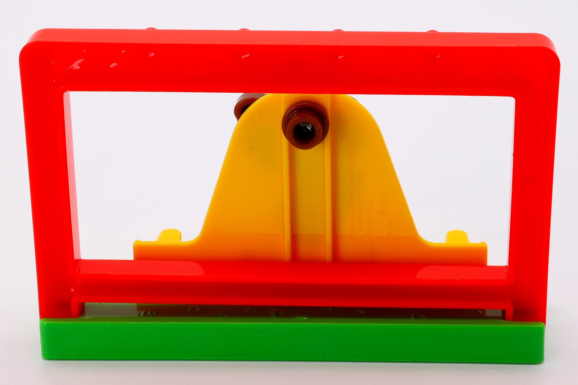 背面側は特に何もなく、このようにシンプルな感じなっている