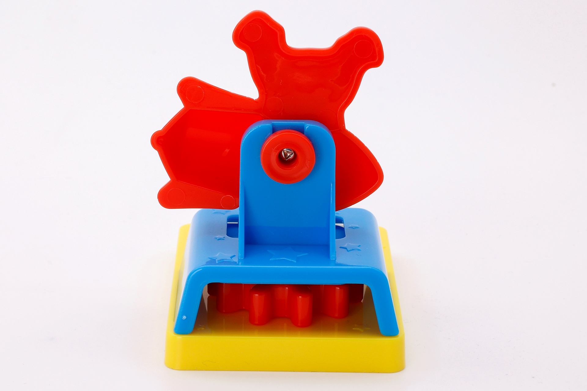 こちらが背面部分。歯車がチラリと見えているなど、本物のアトラクションの裏側を見ているような感じがする