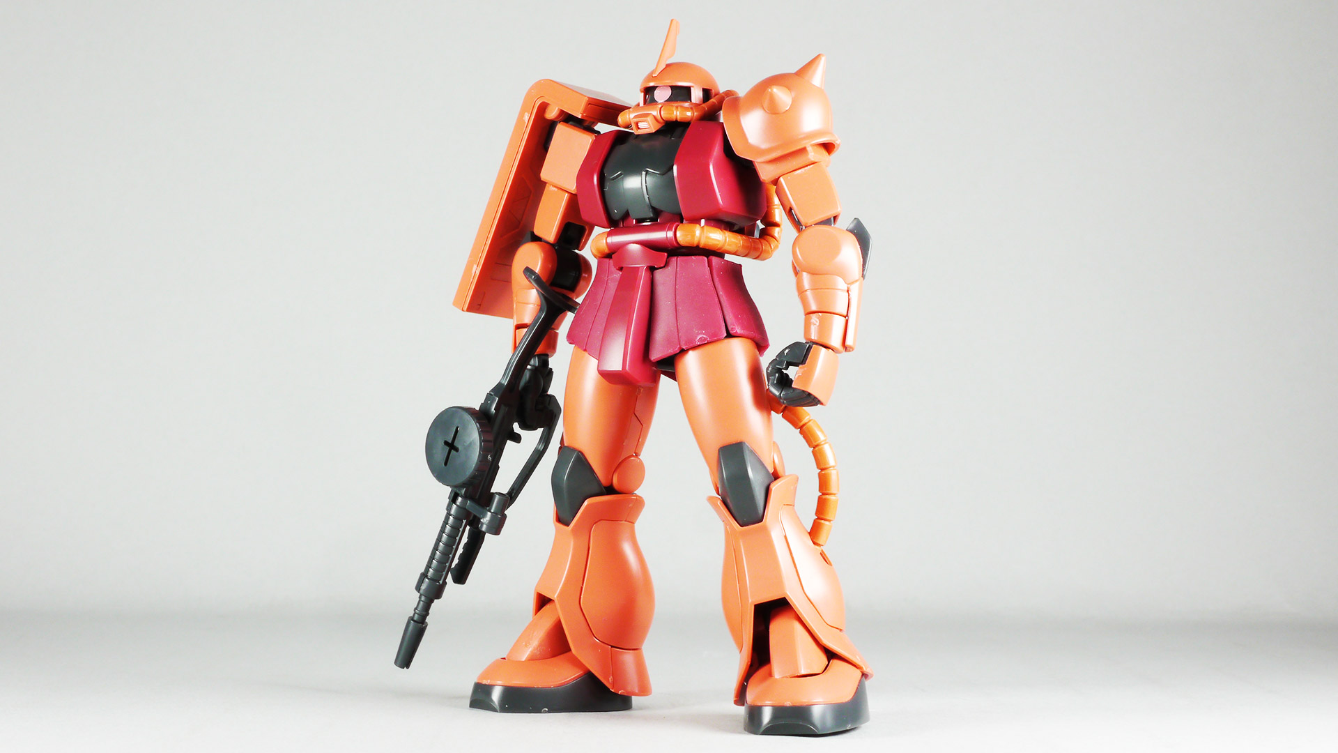 とても作りやすく、スタイル抜群の新生HGザク