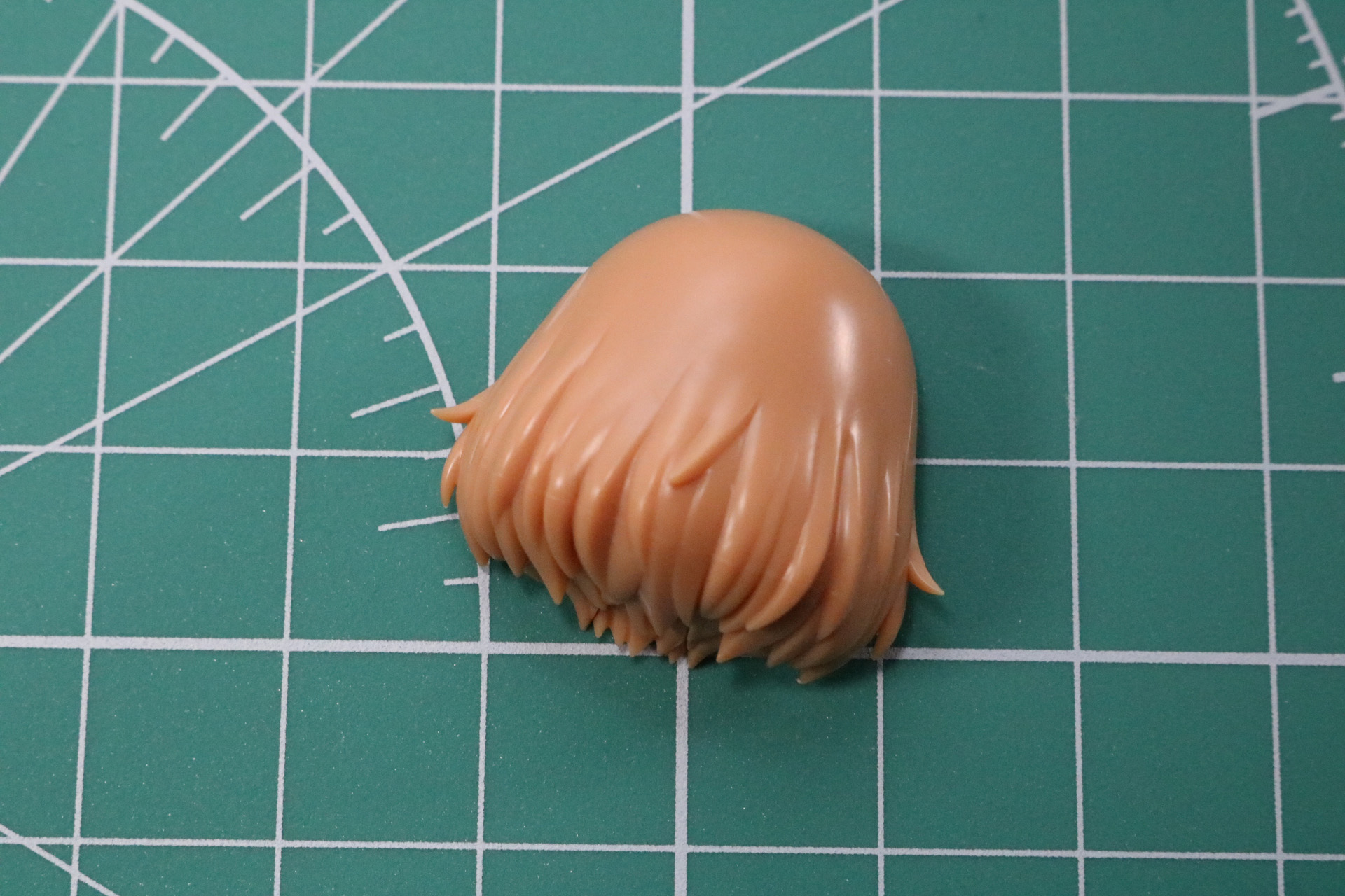 毛先や髪の毛のハネ具合も細かく造形されている