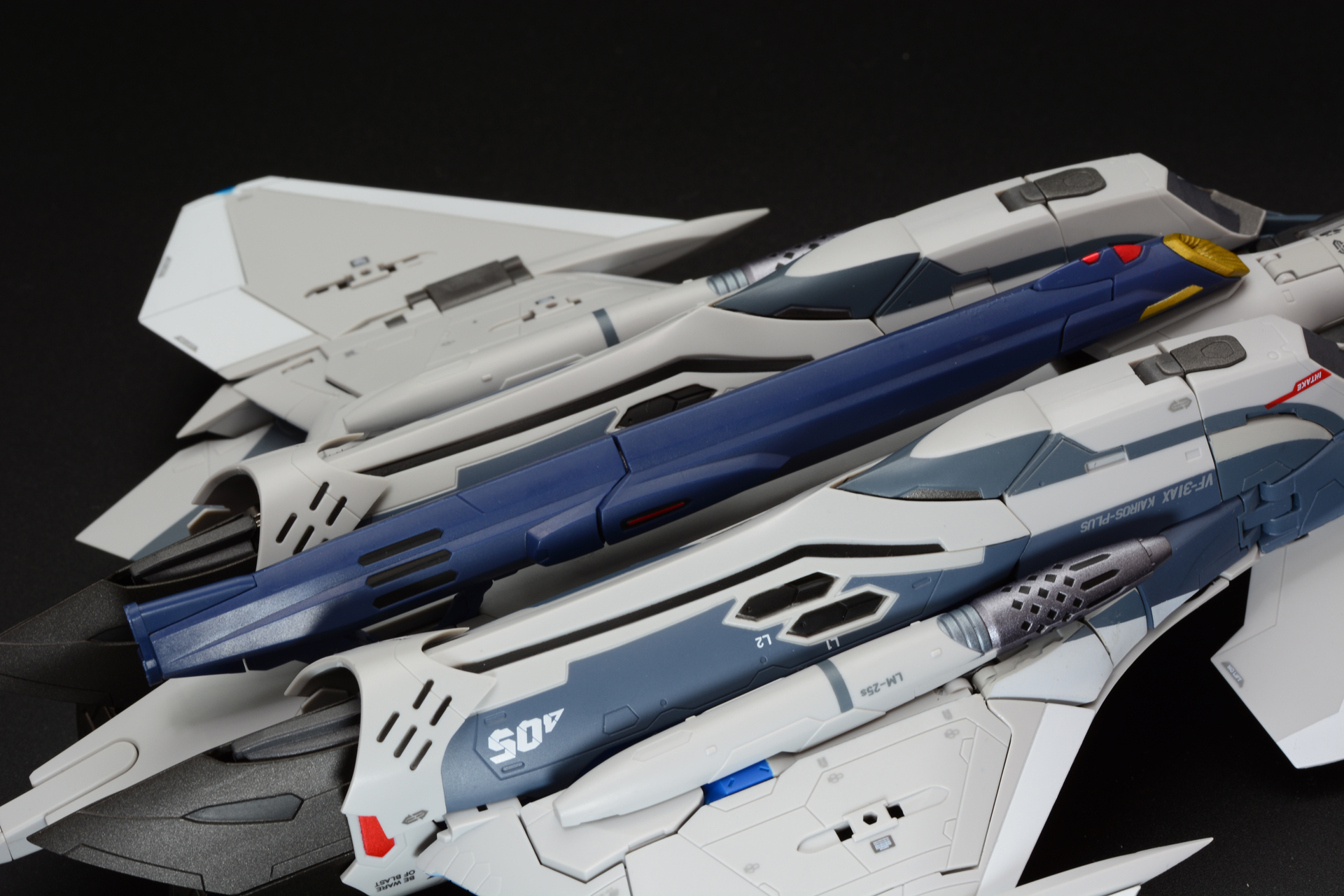 ガンポッドは「ドラケンIII」のものに似ている