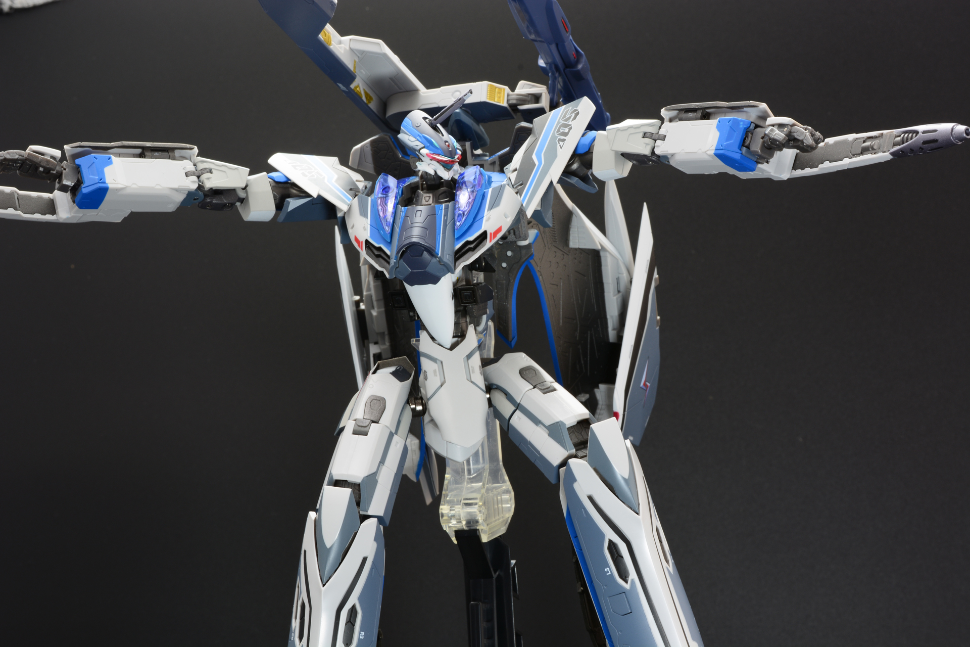 ミニガンポッドでのトリッキーな動きも楽しい