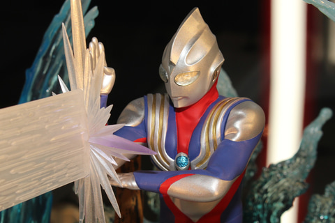 ワンフェス限定！　ウルトラマンティガ(3タイプ) 1／8 レジン 夢の揃い踏み ワンフェス限定！ ウルトラマンティガ(3タイプ) 1／8 レジン 夢
