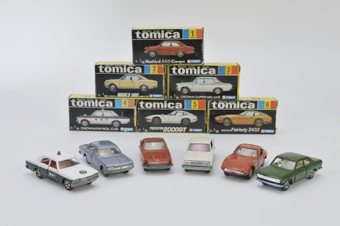 特別企画 トミカがカッコいいインテリアに Tomica公式ディスプレイケースで飾ってみたら 映える 完成度だった ライトアップ スマホ連動搭載 Tomica ライトアップシアター フォトレポート Hobby Watch