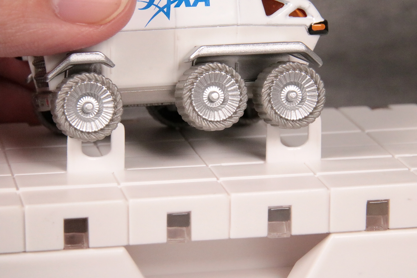 位置を調節できるおかけで四輪車以外にも対応