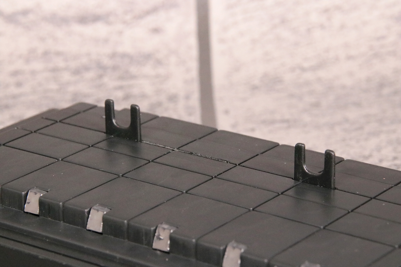 タイヤ止めは3.2cm～6.2cm、約3cm幅の間で調節可能