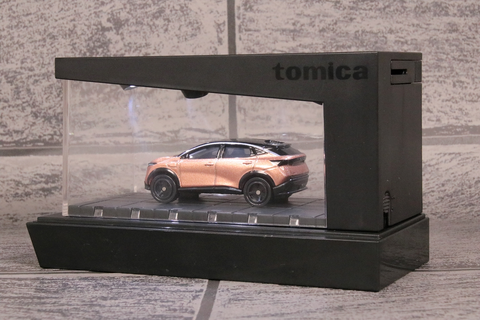 495円（税込）のミニカーとは思えない、立派なインテリアだ