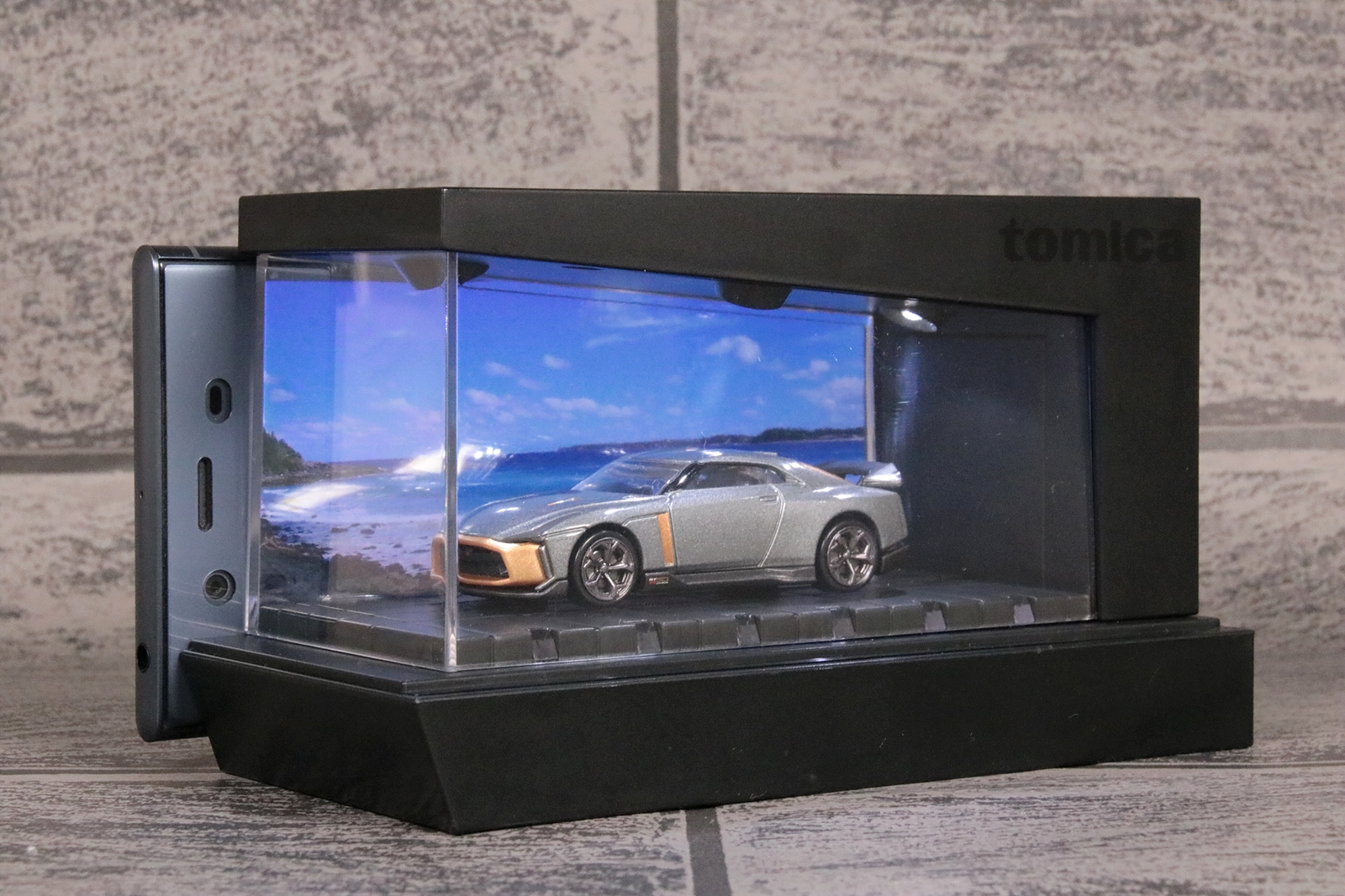 スマホの明るさとLEDライトの光量を調節しながらセット