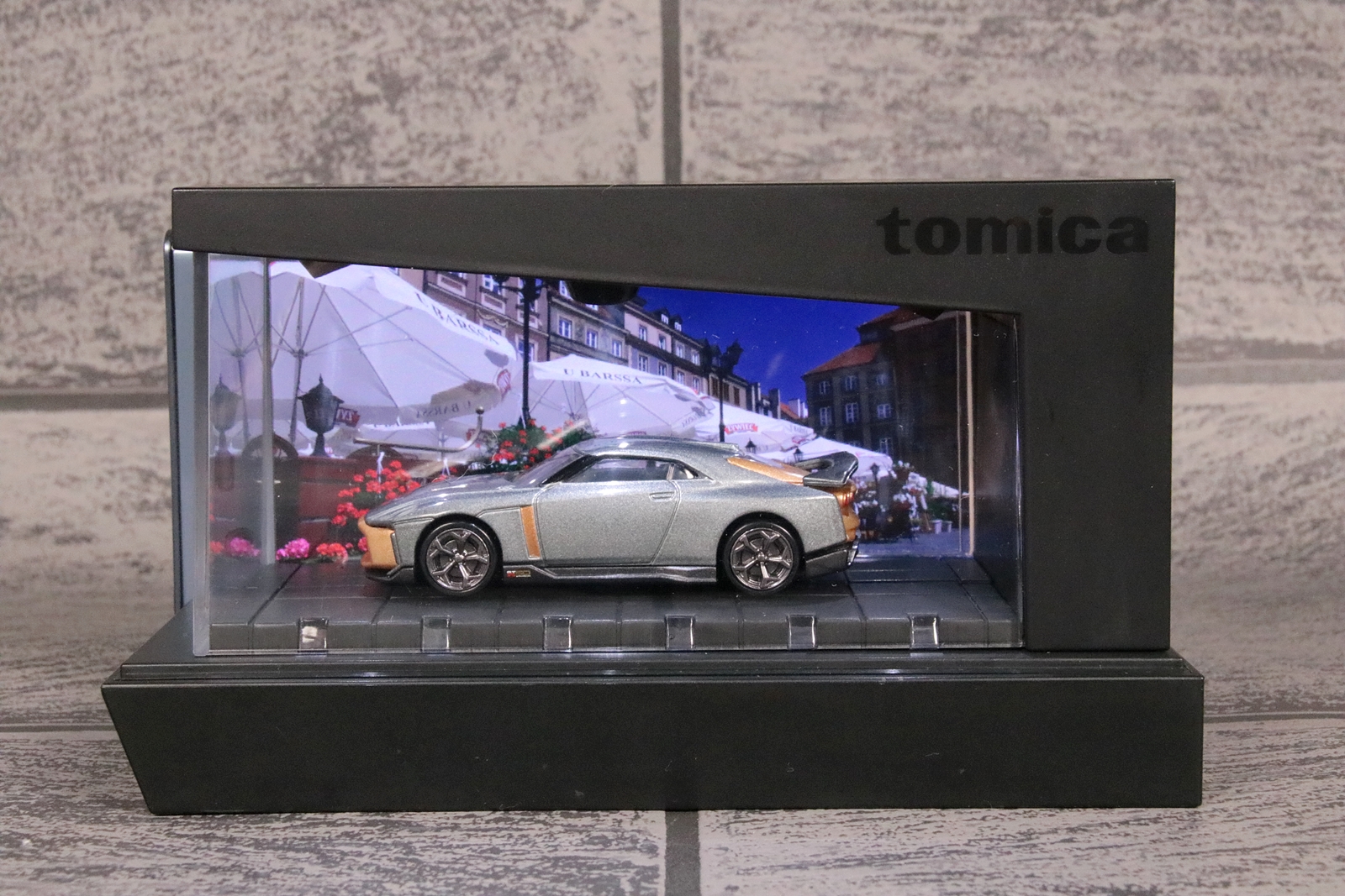 背景を変えるだけで印象が変化する