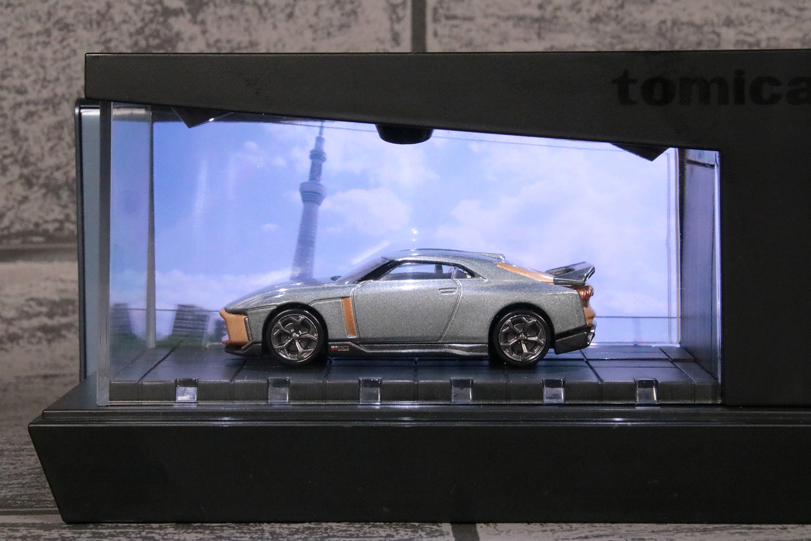 走行シーン映像には東京スカイツリーや東京タワーがお目見え