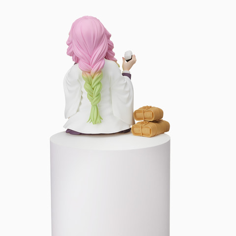 鬼滅の刃」、甘露寺蜜璃のプライズフィギュア登場！ おにぎりをおいし