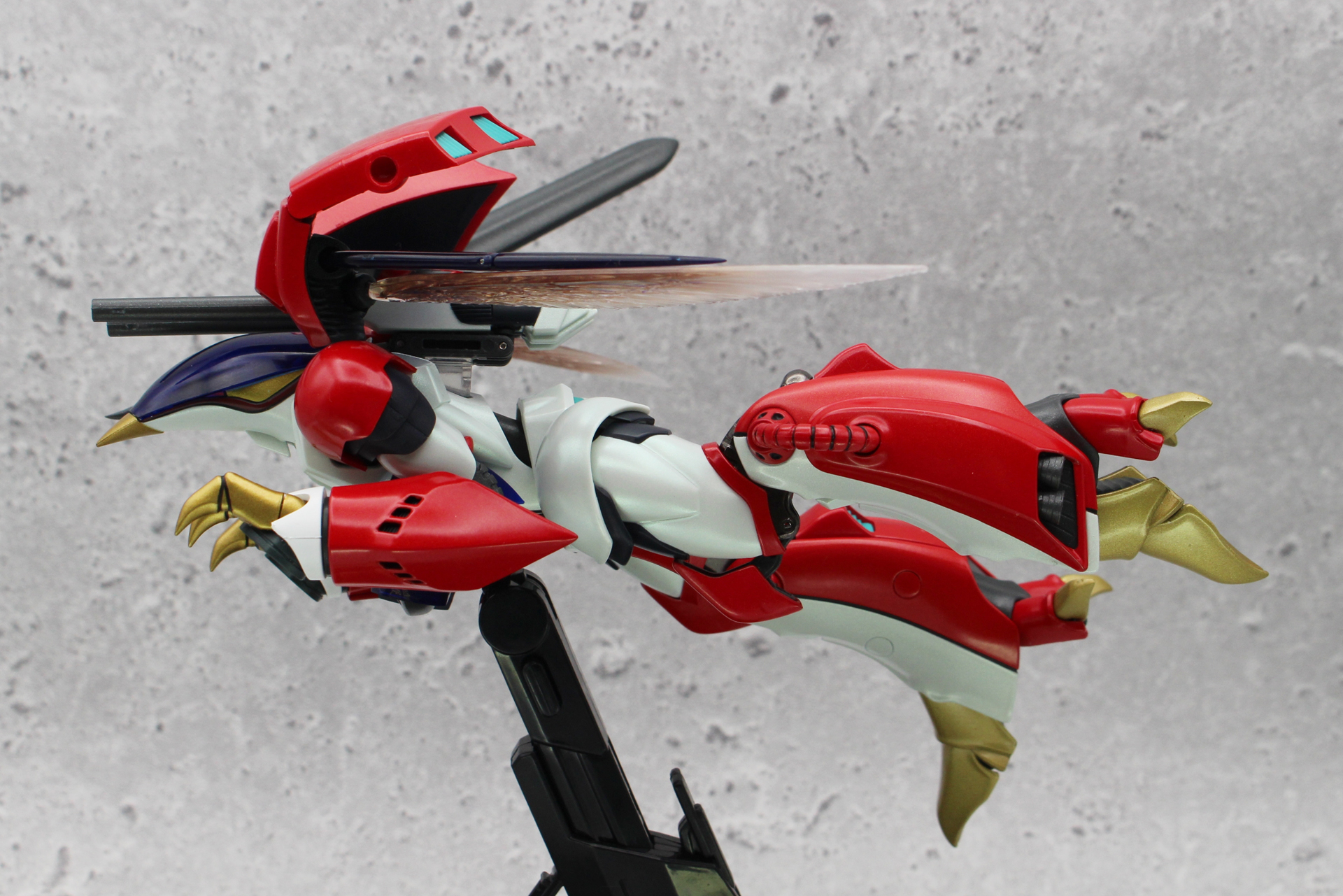 スネ側の関節を曲げてZの形にする。反対側も同様に変形させる