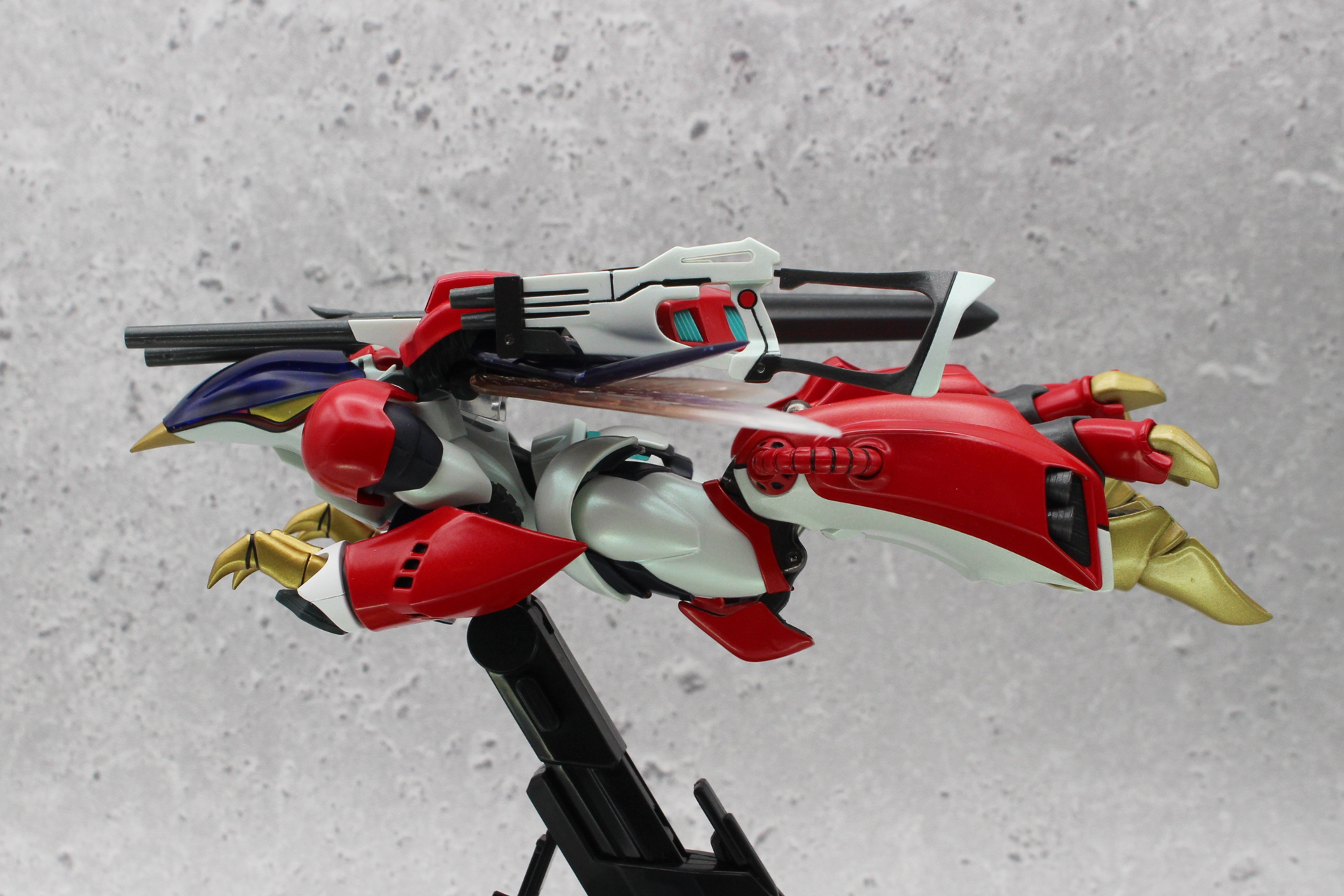 サイドビュー。脚部がダイキャストのため、変形時は重心がかなり後方になるが、ちゃんと保持される