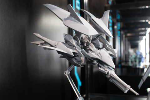 クロスアンジュ」より主人公機「ヴィルキス」がMODEROIDでプラモデル化