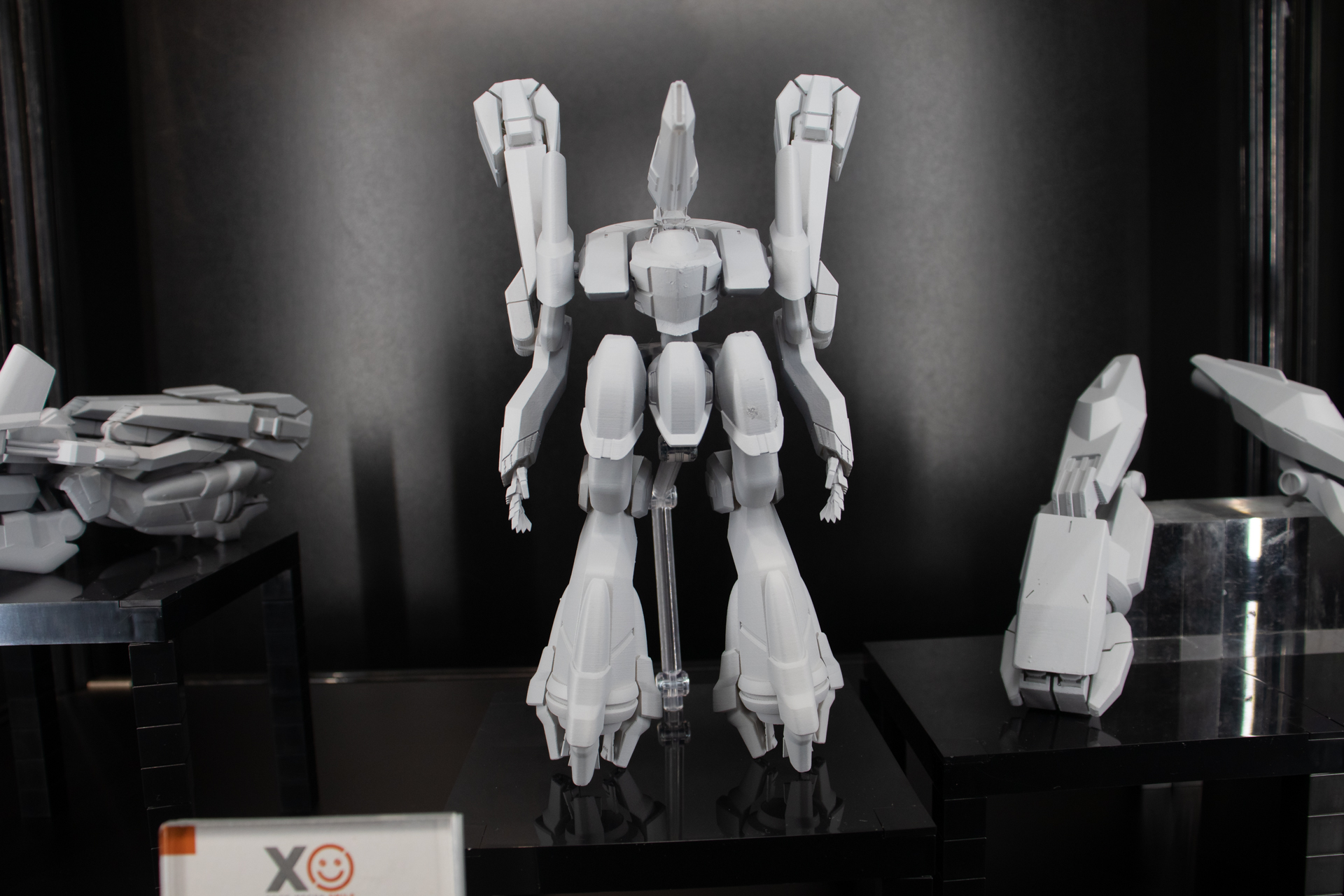 人型形態の「インベル」