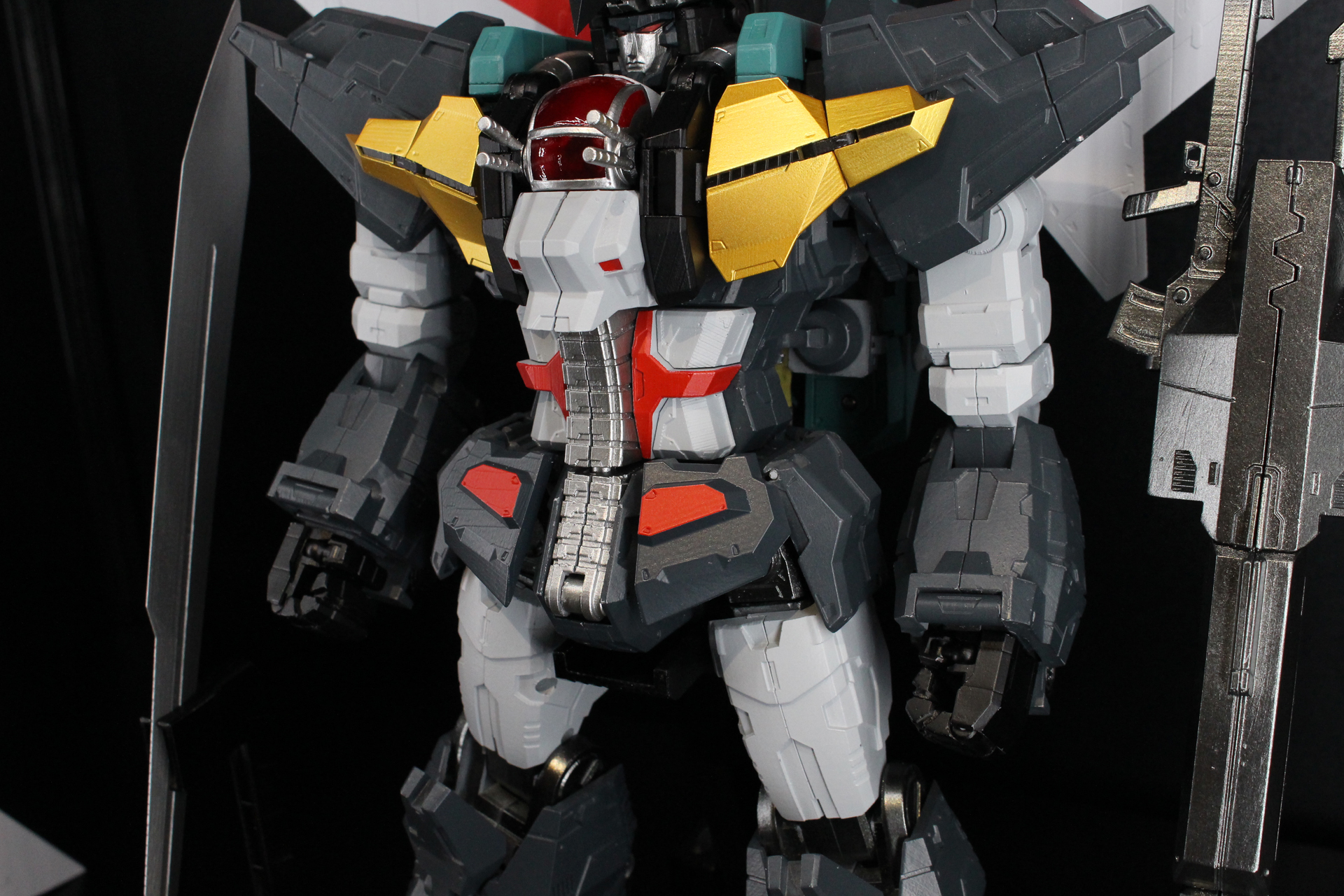 ガンメタルに塗装された部分に金属パーツが使われるのだろうか!?