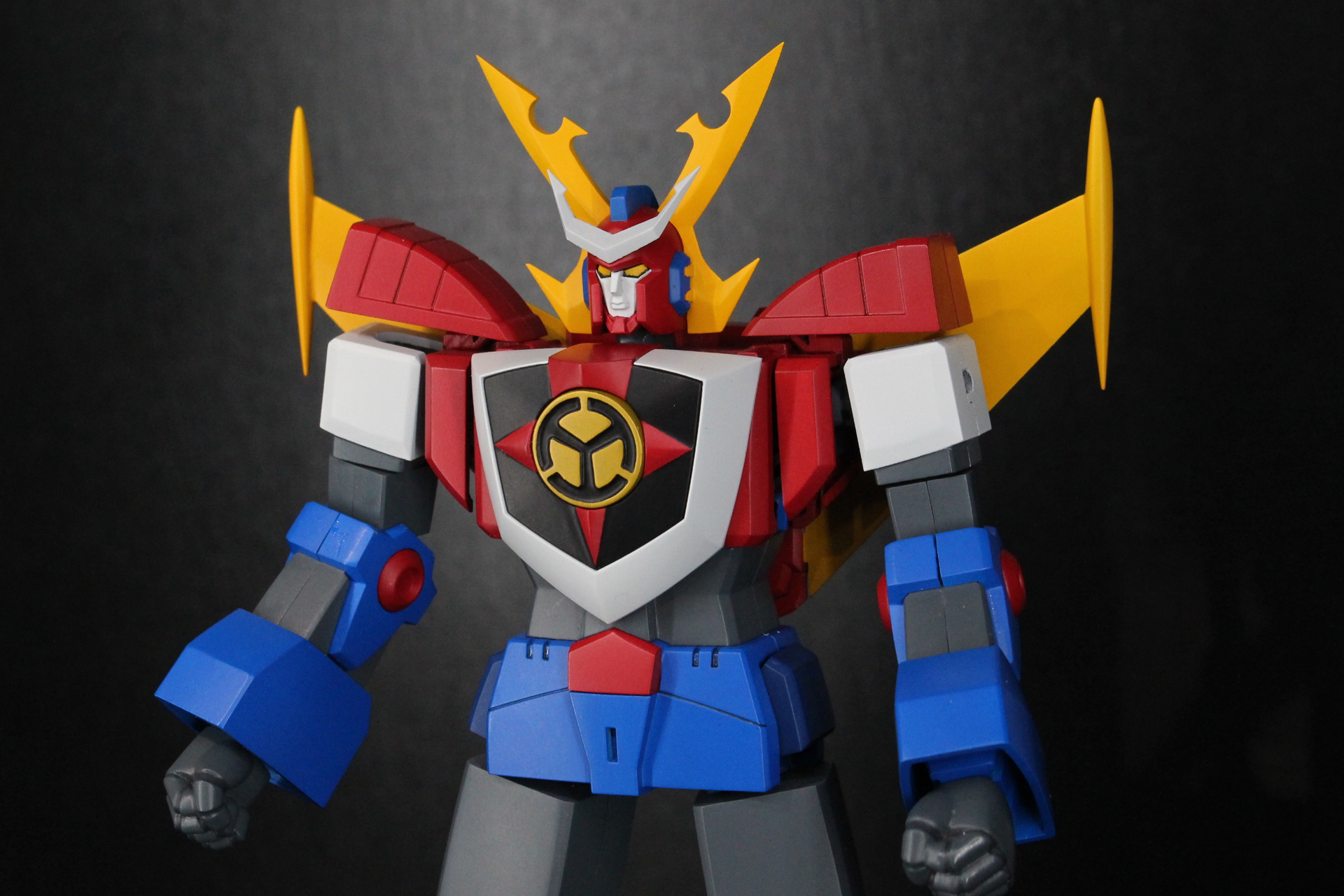 この精悍な顔つきがたまらない。雷鳴剣やダイオージャ・シールドなど、付属する武装にも期待がかかる