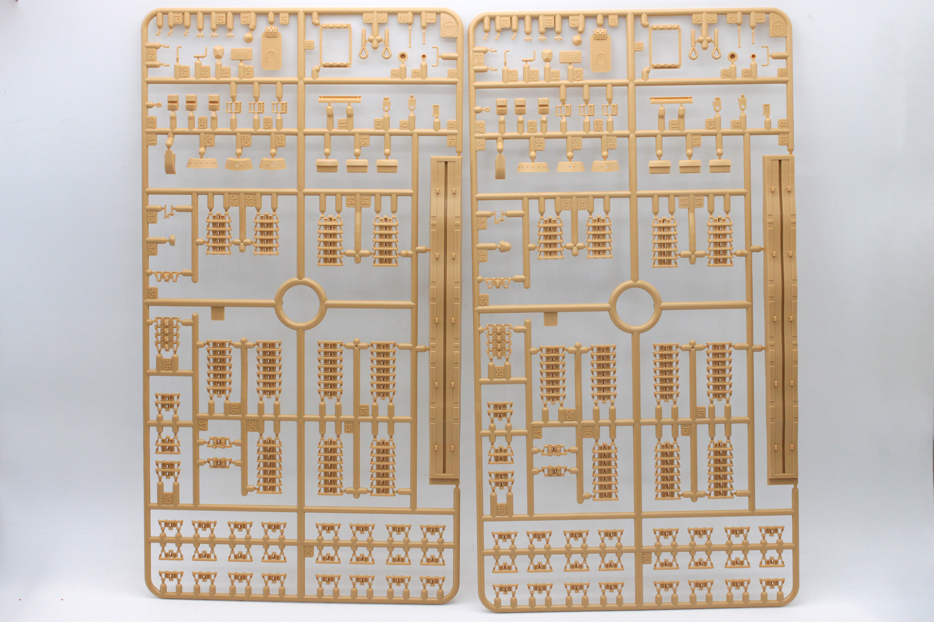 Eランナー。履帯が見えますね。これはけっこう面白い作り方をします