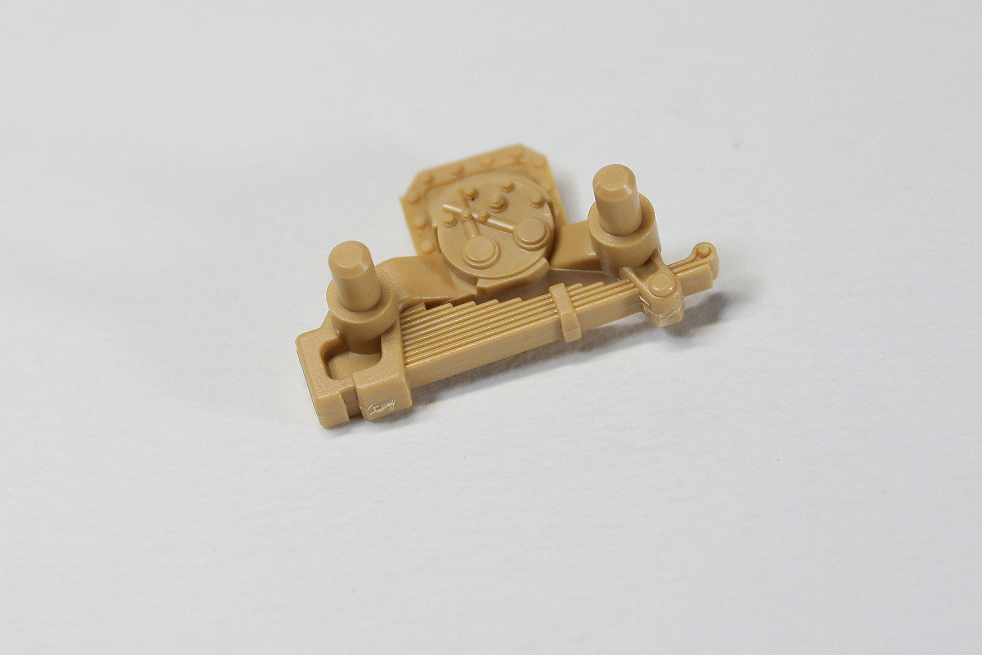 サスペンション。1パーツで扱いやすいのですが、ディテールは細かい！