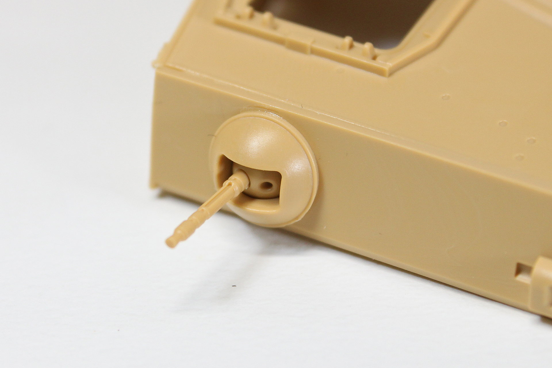 できました。銃身のモールドも細かいですね。