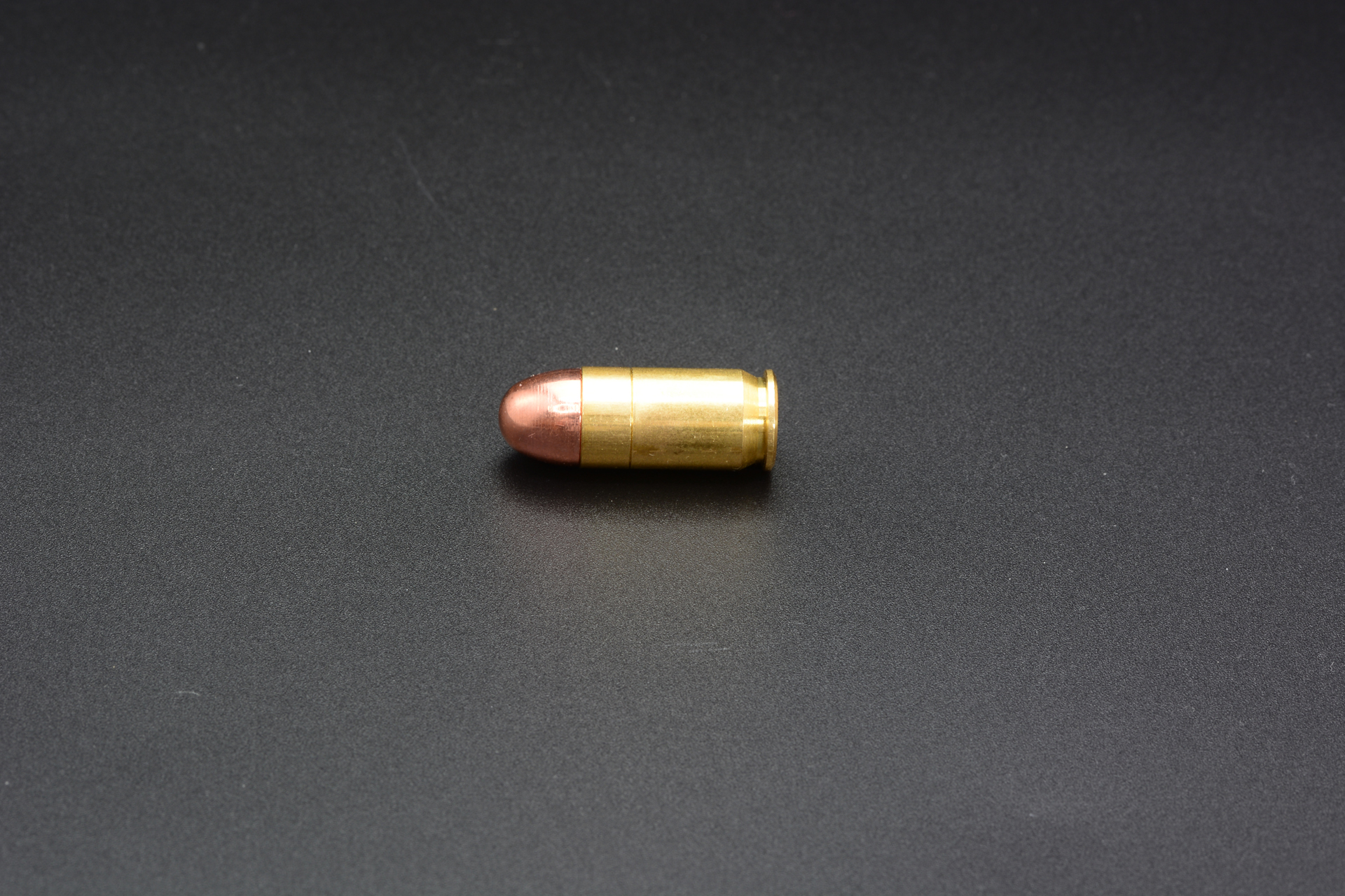 実弾を模したカートリッジ。とてもリアルだ。製品には1発付属する