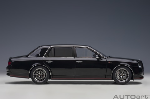 箱根駅伝で走った「トヨタ センチュリーGRMN」がAUTOartのモデルカーに