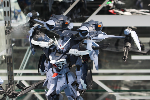 特別企画】【ガンダムベース撮り下ろし】巨大な飛行モジュールを背負っ