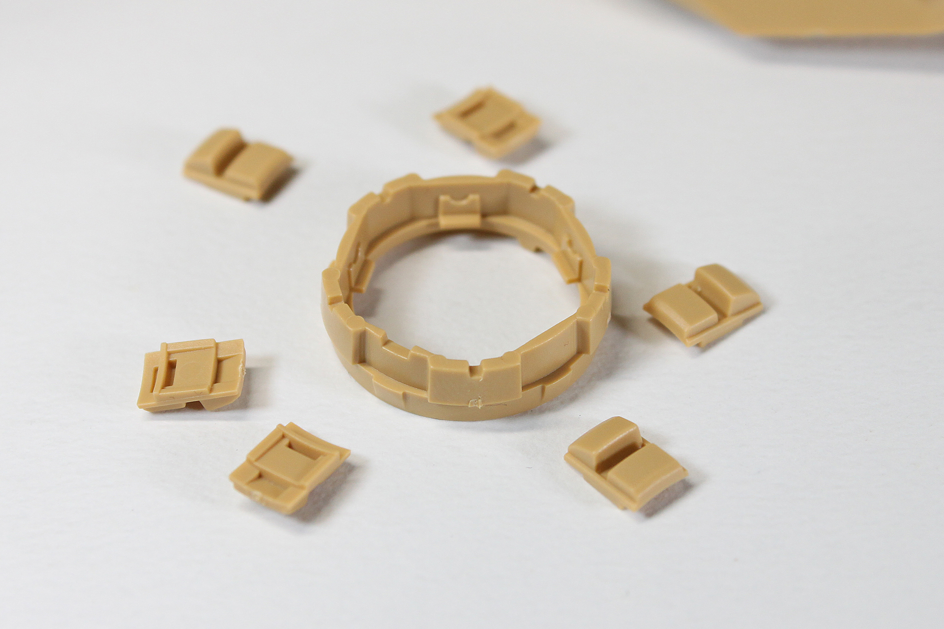 キューポラの作業中。表面のみならず、内部もきっちり作ることになります