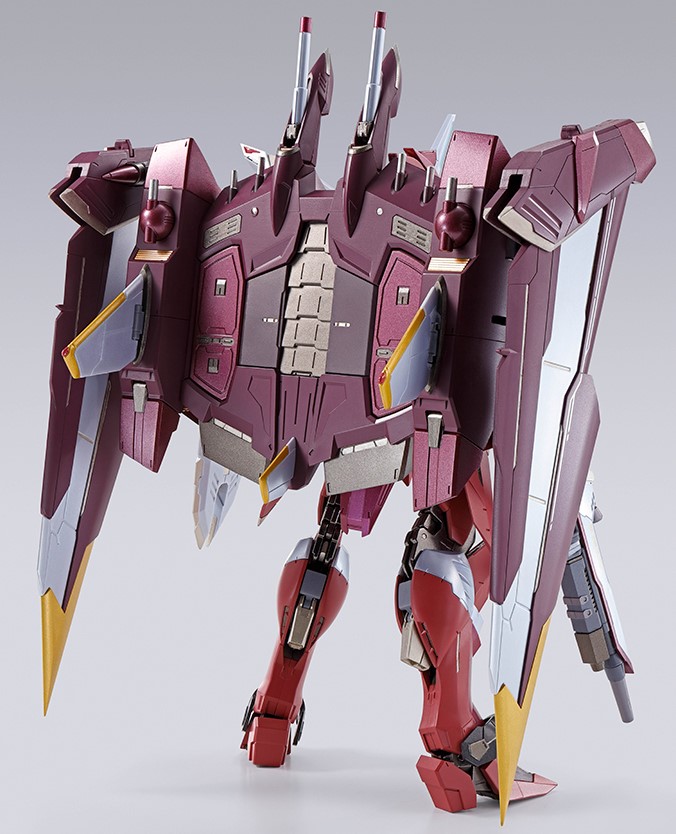 「ファトゥム-00」背面装着時