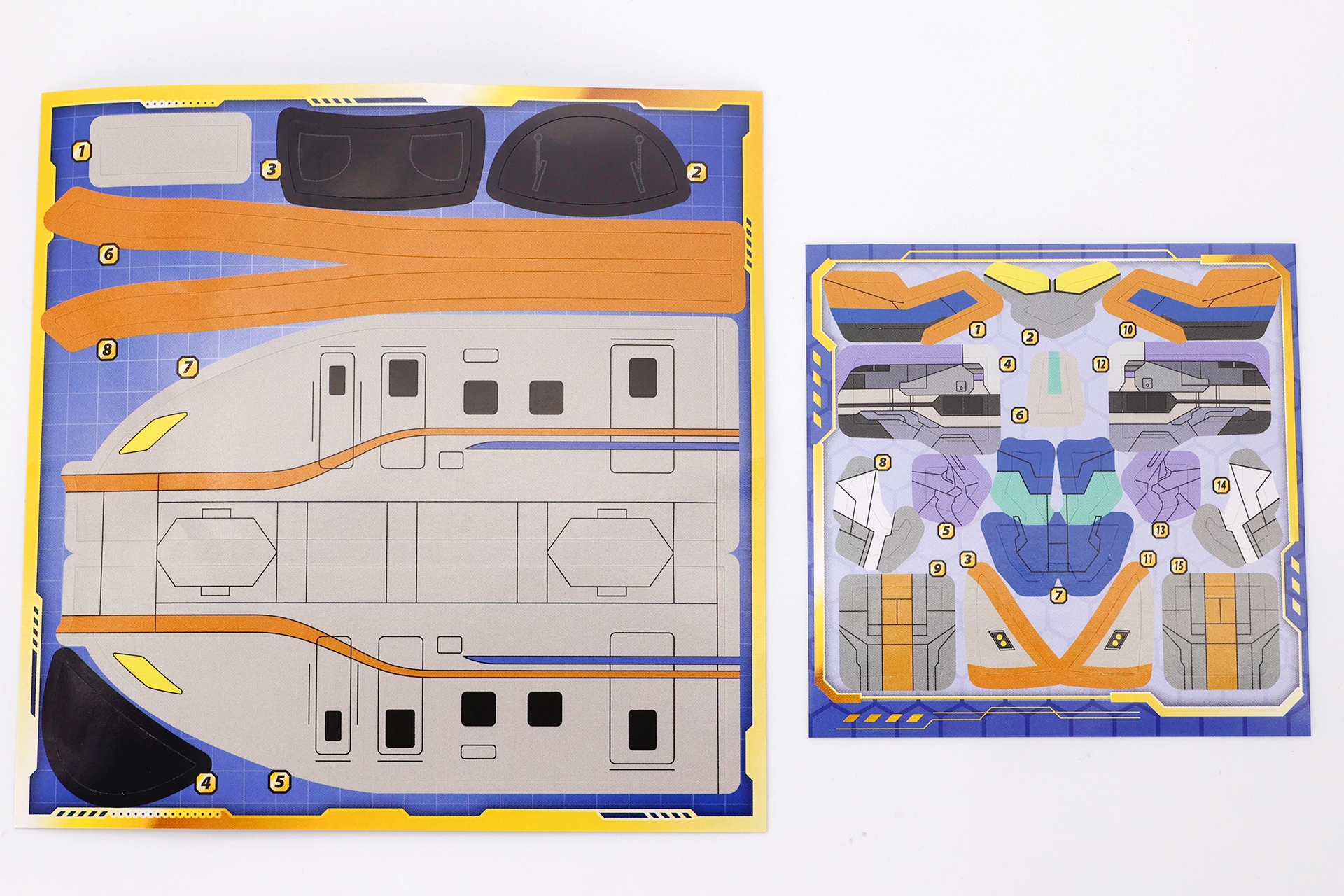 こちらが同梱されているシールだ。車両とシンカリオンともに、細かいものが多い