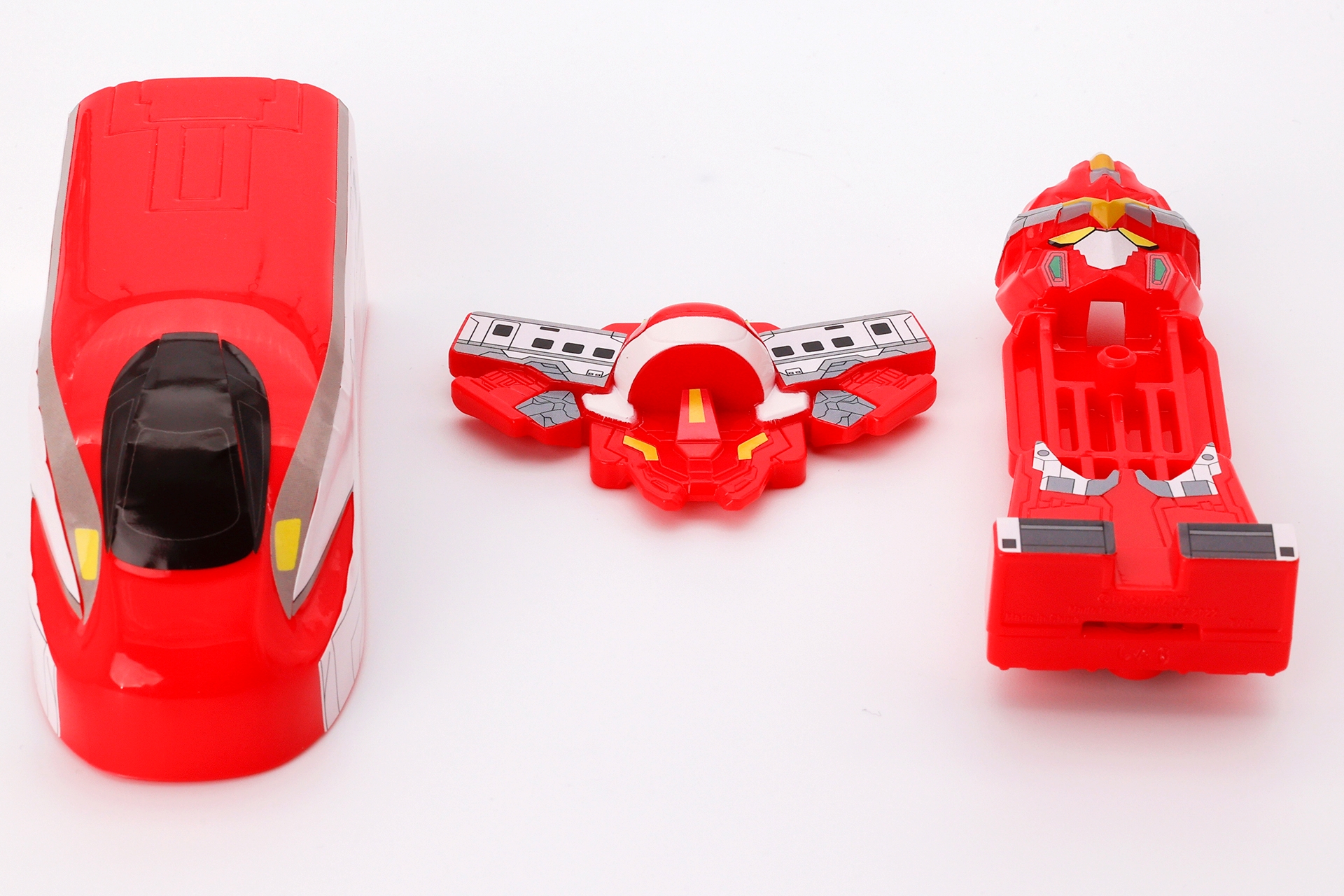 こちらが車両からシンカリオンのパーツを取り出したところ