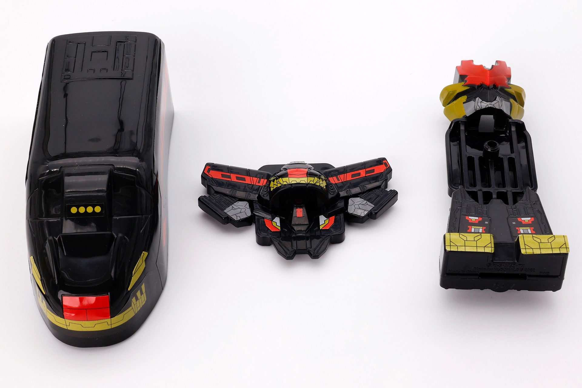 こちらは、車両に収納されていたパーツを取り出したところ