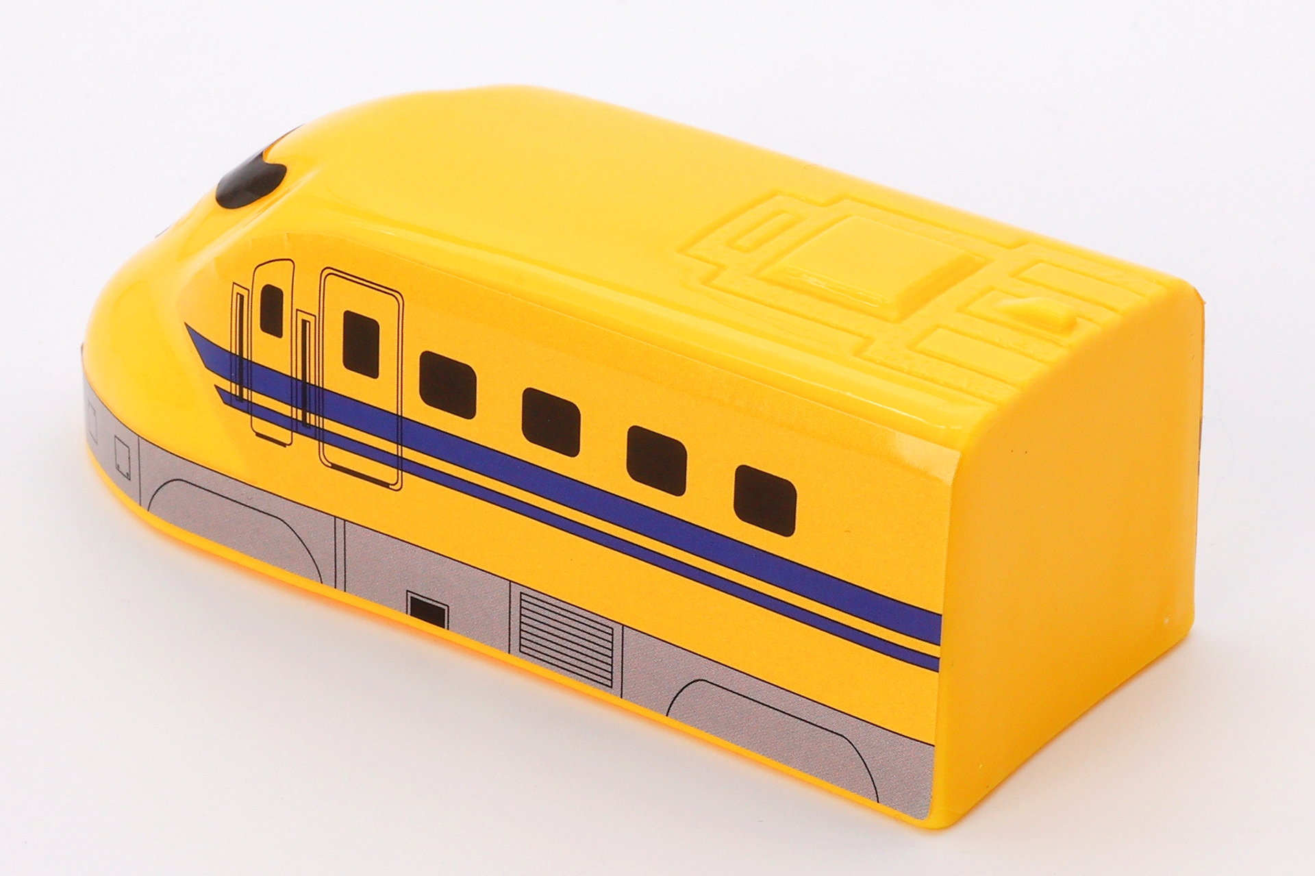 斜め後ろから見たところ。このまま走り去っていきそうな雰囲気だ