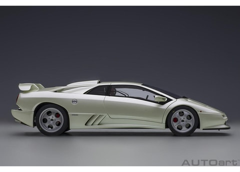 AUTOart「ランボルギーニ ディアブロ SE30 イオタ」モデルカーの予約