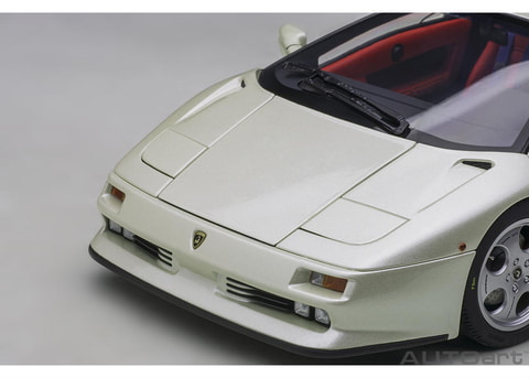 AUTOart「ランボルギーニ ディアブロ SE30 イオタ」モデルカーの予約