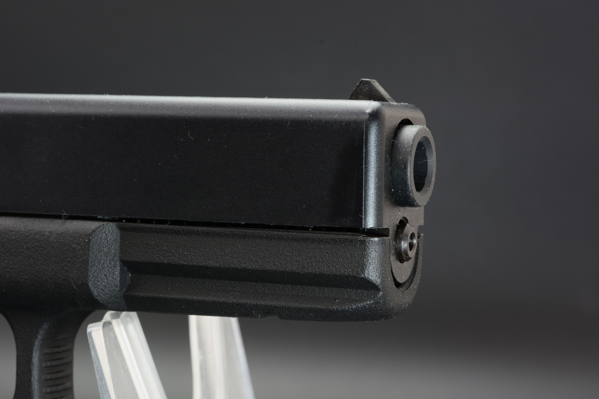 四角い銃口周り。本当にシンプルなデザインだ