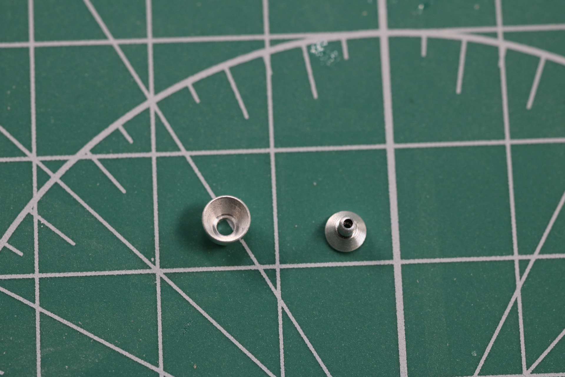 ノーマルサイトとショートサイズを重ねて接着剤で固定