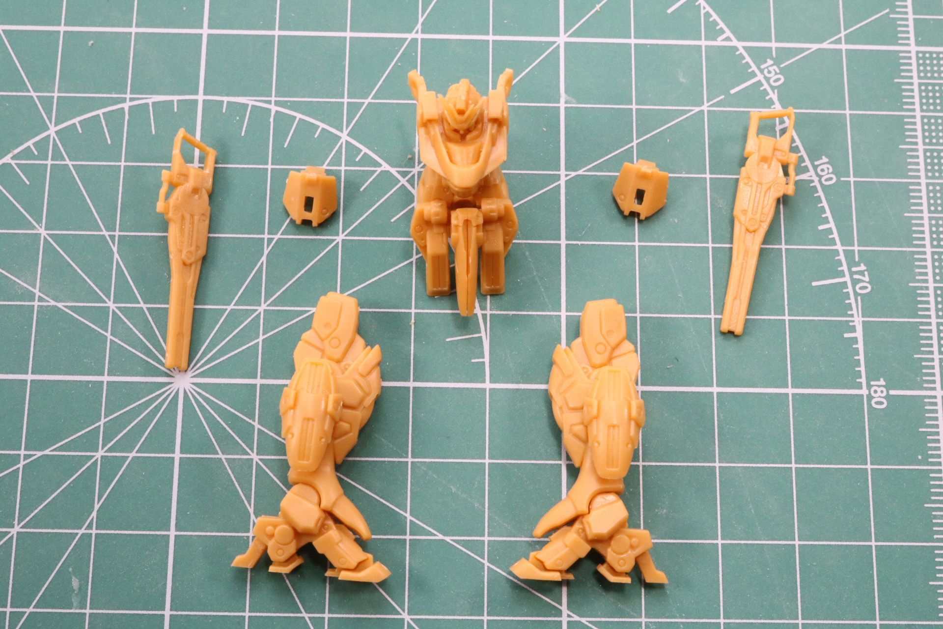 両腰のヴェスバー装着と脚部合わせ