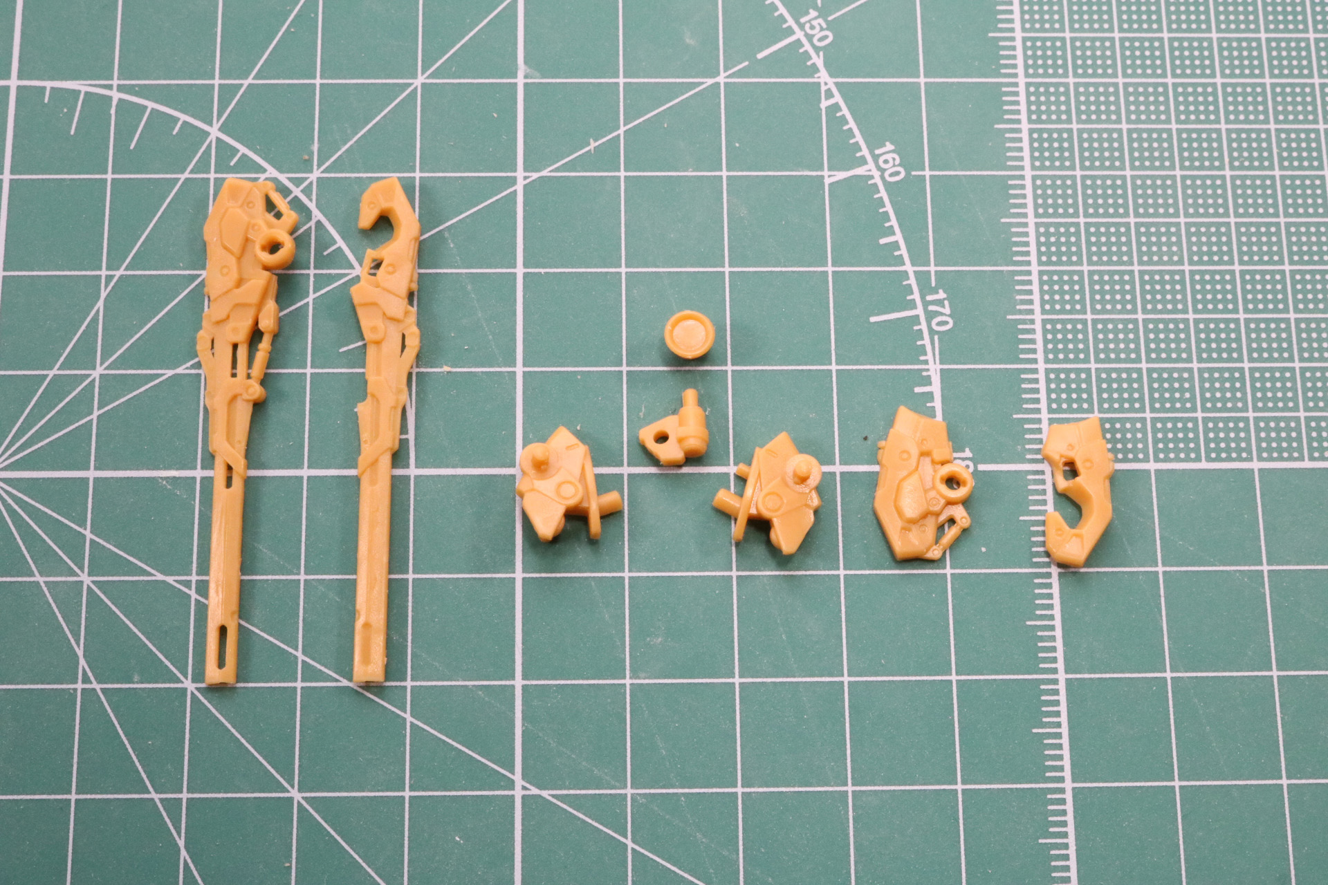 背部メガビーム・キャノン＆ビームスプレー・ポッド組み立て