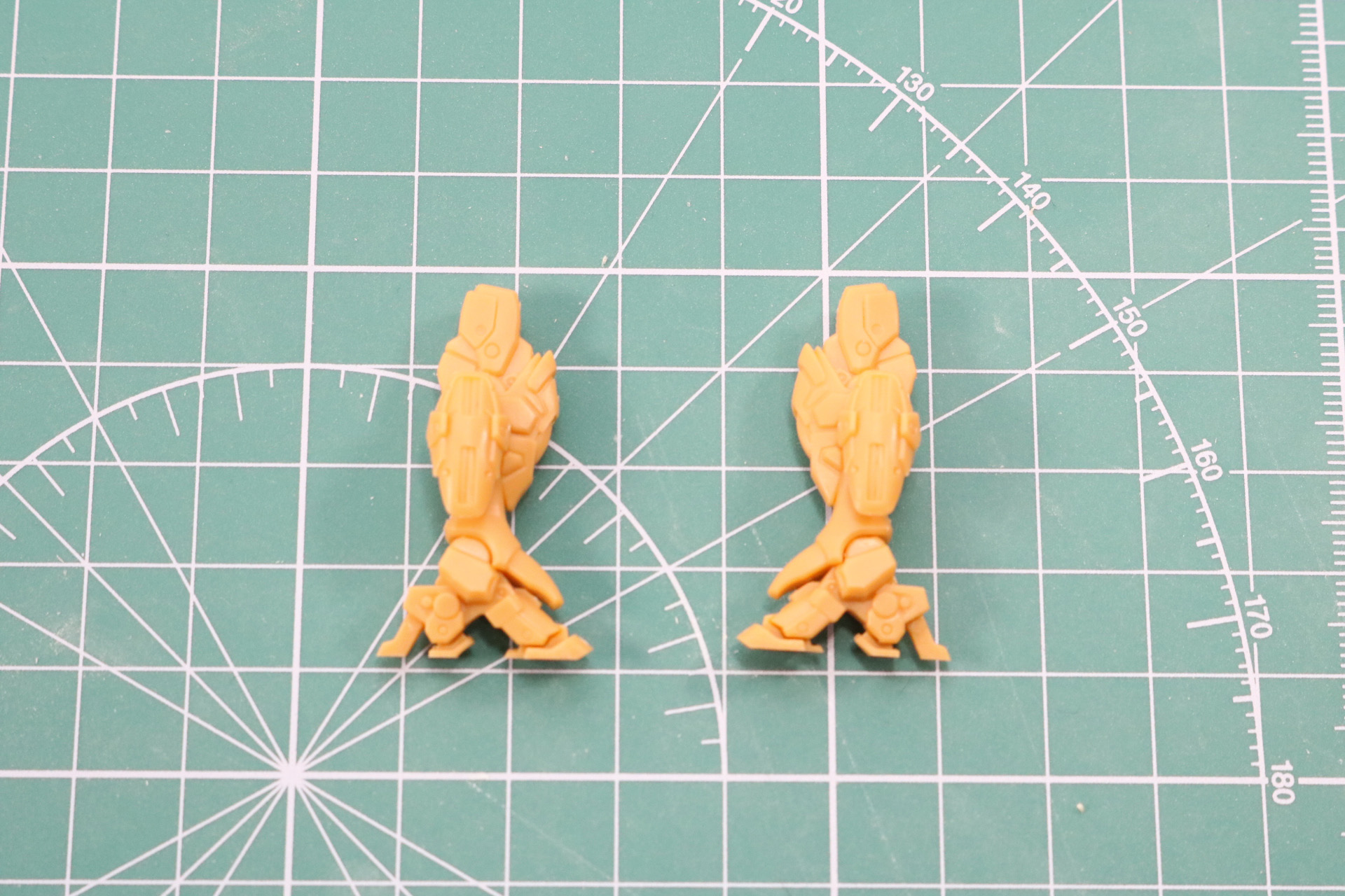 脚部の組み立て