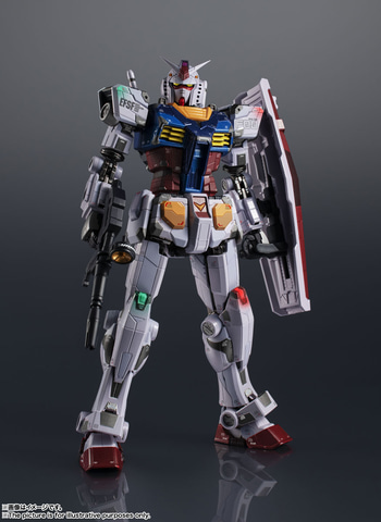 横浜の「動くガンダム」夜間起動実験カラー版の超合金可動
