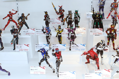 SHフィギュアーツ　仮面ライダーリバイ＆バイス＆仮面ライダーエビルセット S.H.Figuarts 仮面ライダーリバイス リバイ＆バイス 2種セット