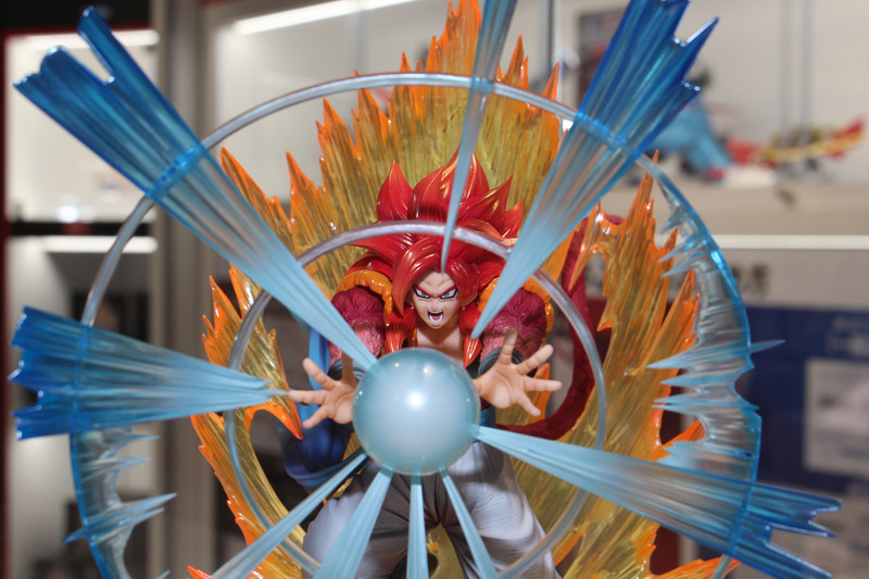 隈取りが印象的な顔つきもゲーム中のものにかなり似せている