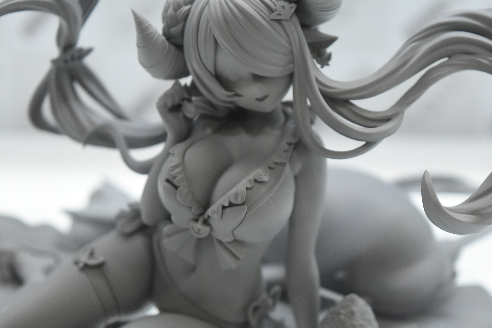 「ナルメア 水着 ver.」。ゲーム内のイラストを忠実に立体化