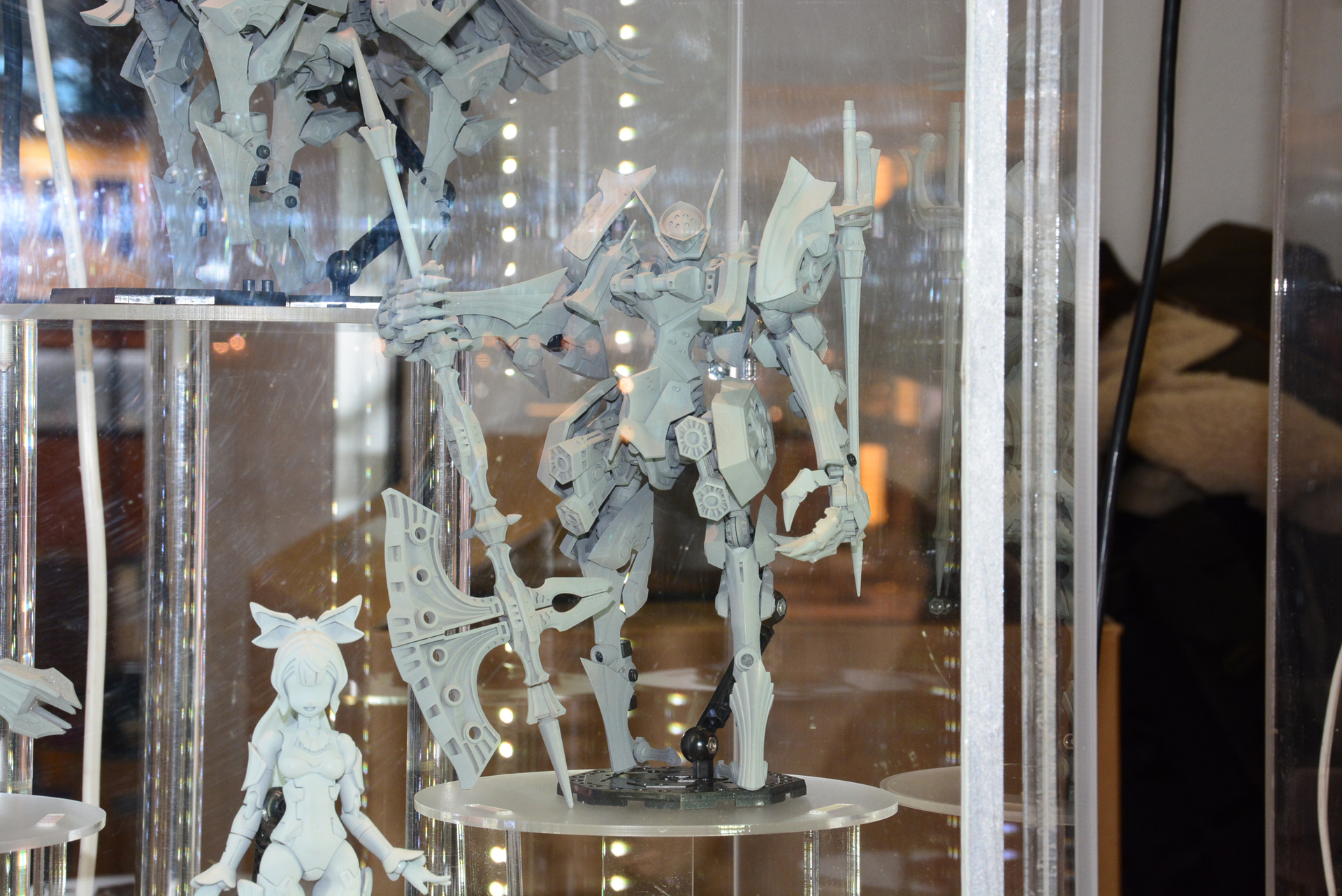 「ブロッカーズ FIOR」新商品は騎士型で、組み合わせるとケンタウロス形態に